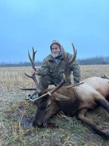 Three Peak Outfitters successful elk hunt in field alberta