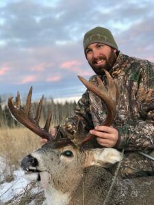 Three Peak Outfitters whitetail deer hunt pic flatbush alberta camo carhartt